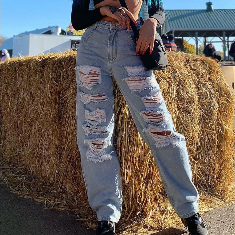 Send Offers ❤️ Fashion Nova - Never Letting Go Distressed Boyfriend Jean